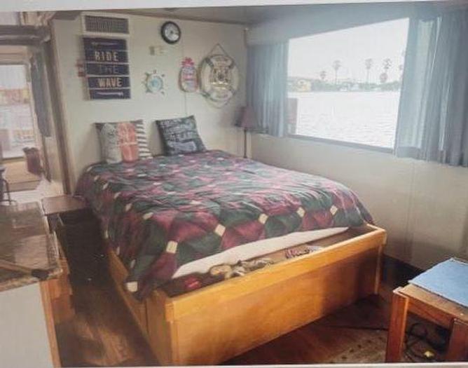 Used 2004 Country Home Houseboat