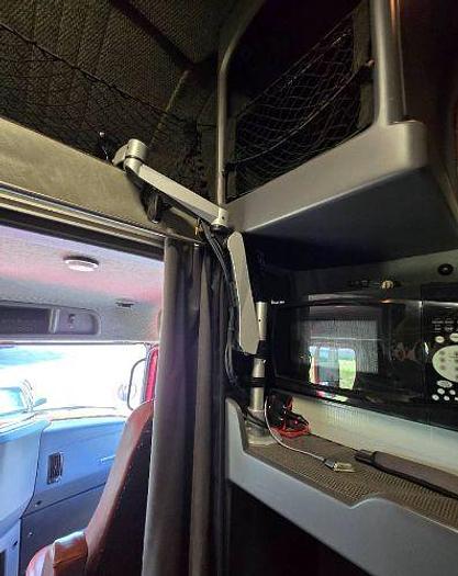 Used 2014 Mack Pinnacle Sleeper Truck