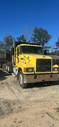 Used 2005 Mack CHN613