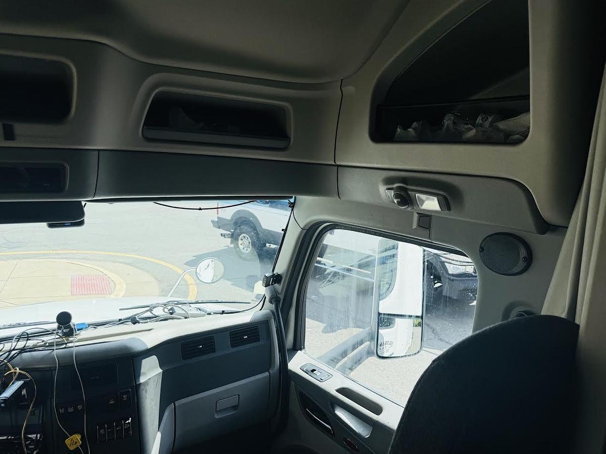 Used 2021 Peterbilt 579