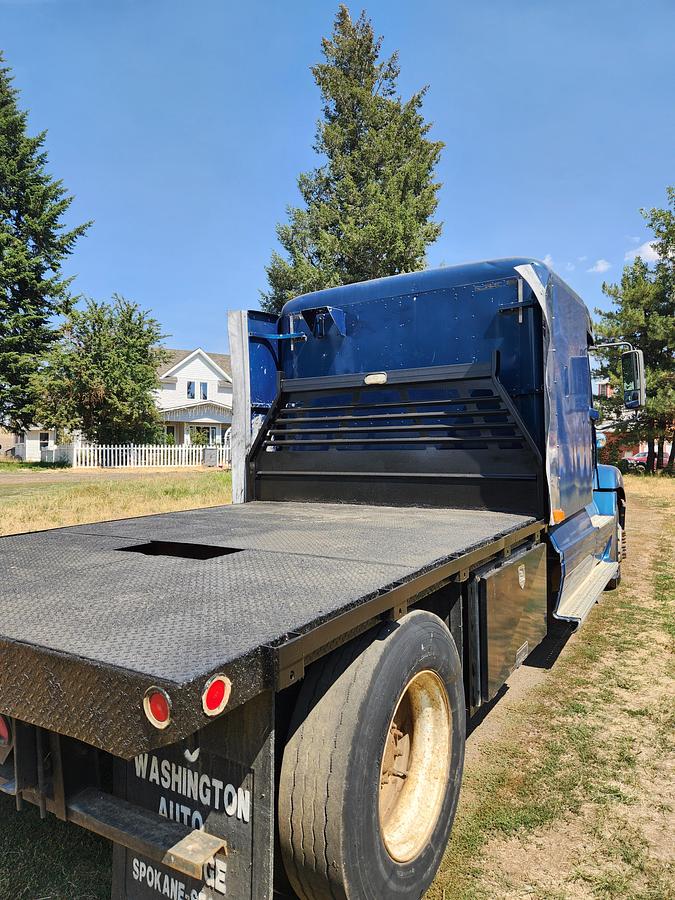 Used 1997 Freightliner 120