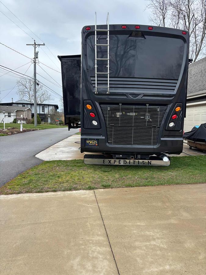 Used 2015 Fleetwood Expedition 38K