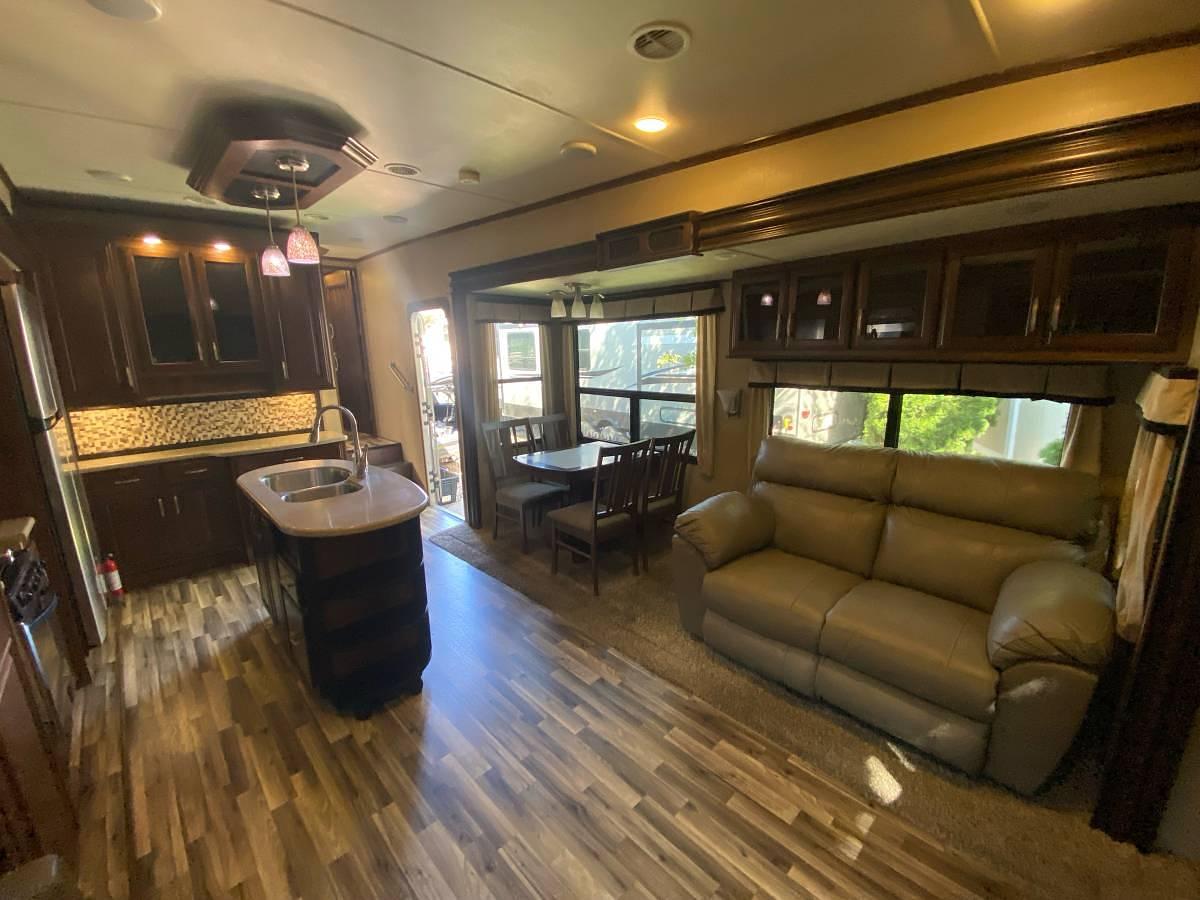 Used 2015 Solitude 5