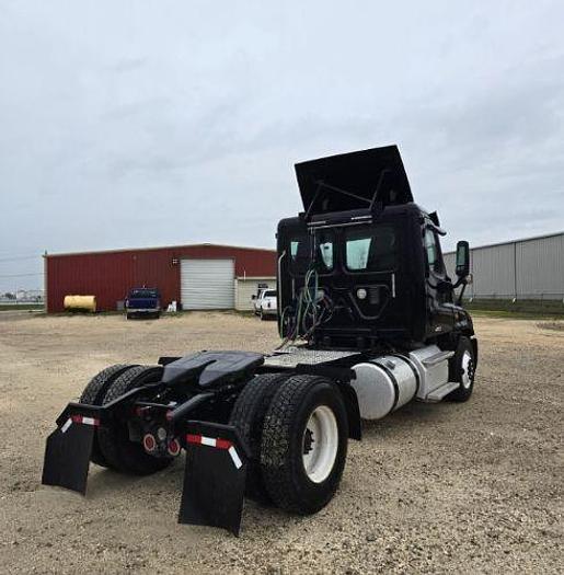 Used 2015 Freightliner Cascadia 125