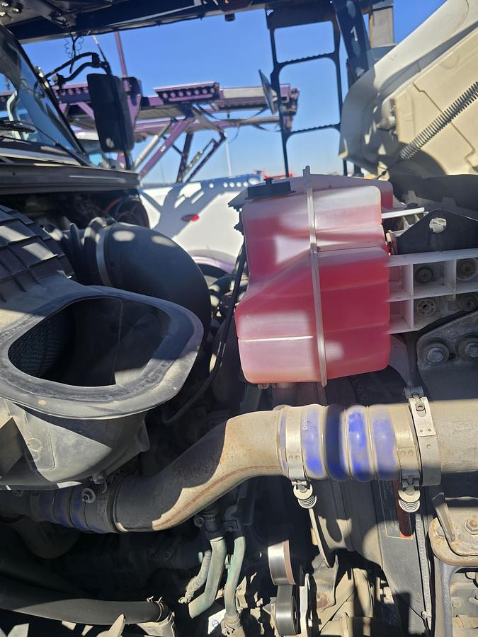 Used 2014 Volvo 10 Car Hauler