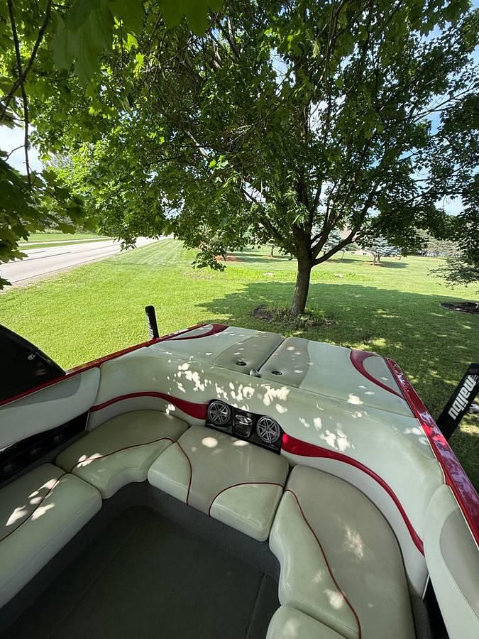 Used 2008 Malibu Wakesetter Ski Boat