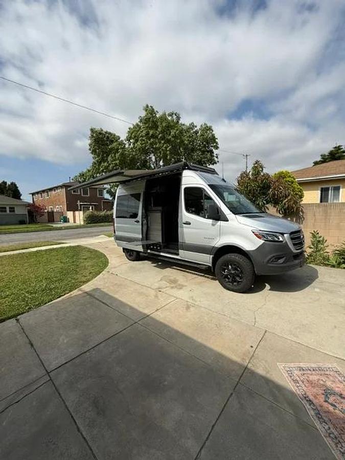 Used 2022 Entegra Launch 19y