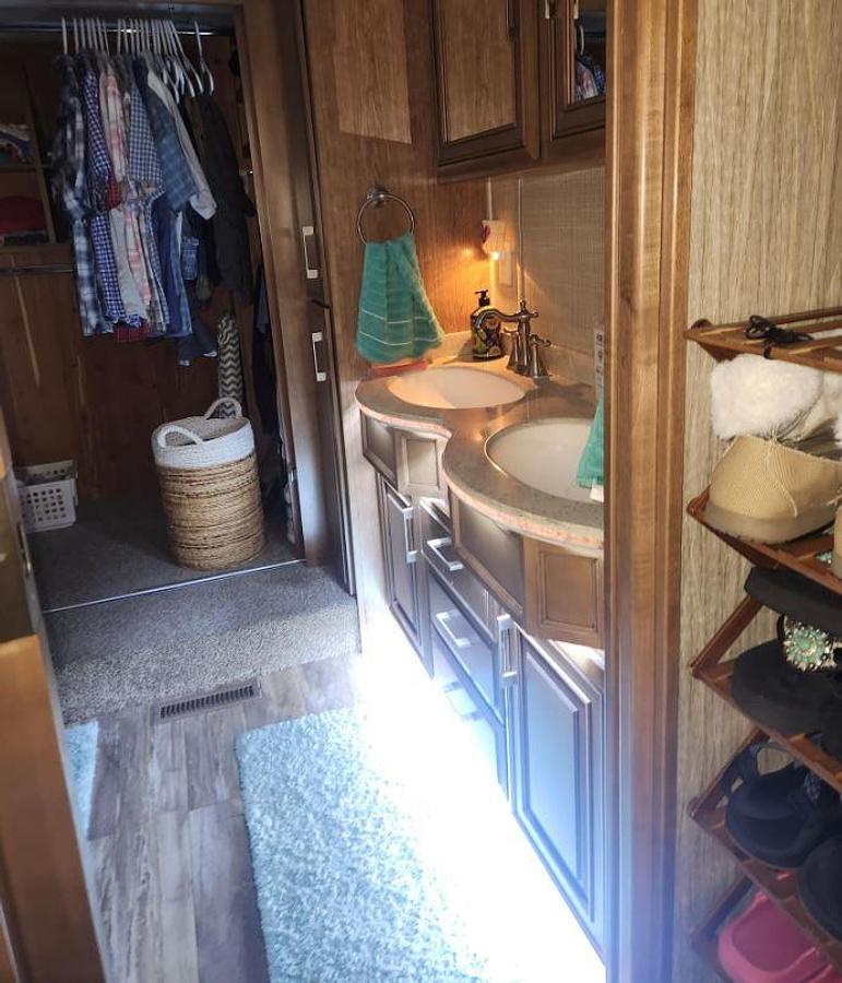 Used 2019 DRV MOBILE SUITES 44 HOUSTON Fifth Wheel