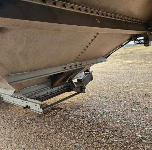 Used 2017 Wilson DWH-650 Hopper Bottom Trailer