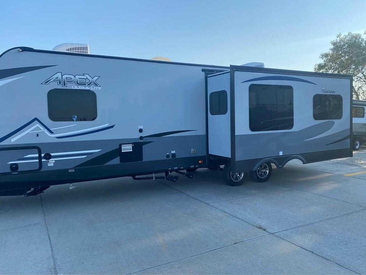 Used 2021 Coachmen Apex
