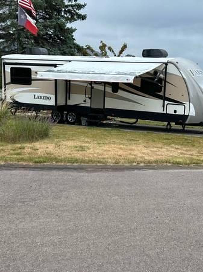 Used 2015 Keystone Laredo Travel Trailer