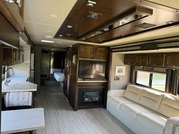 Used 2021 Tiffin Motorhomes Allegro Red 33AA