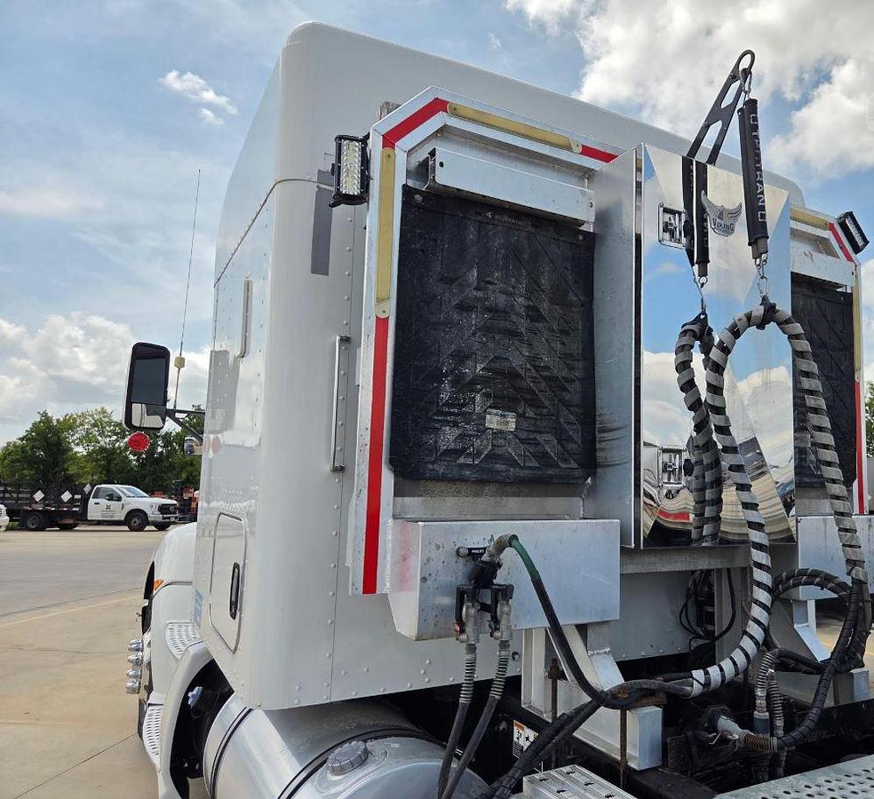 Used 2016 KENWORTH T660 Conventional Sleeper Semi