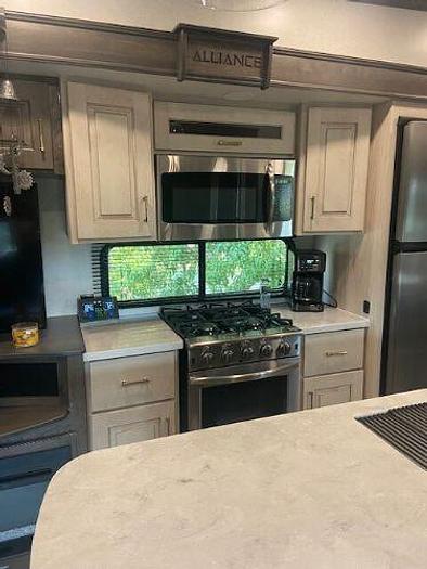 Used 2022 Alliance Paradigm 310RL