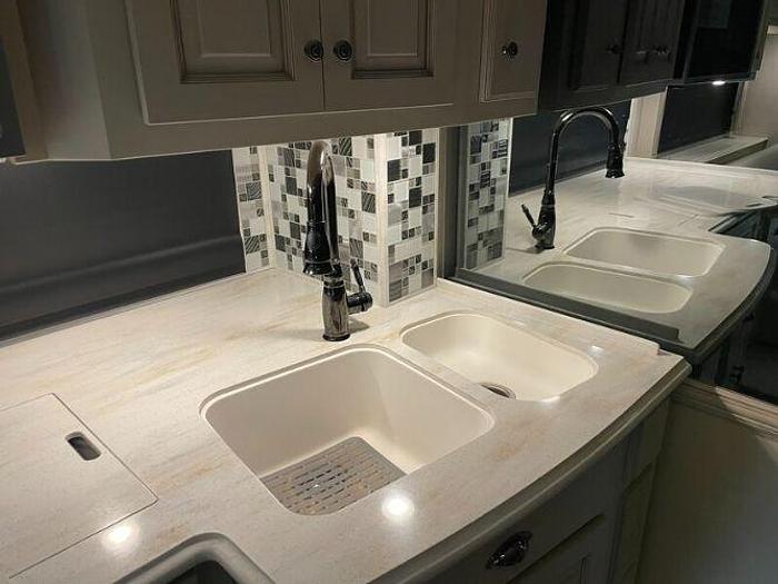 Used 2022 Newmar Dutch Star 4369