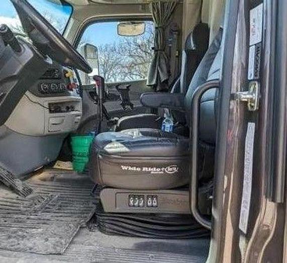 Used 2018 Peterbilt 579