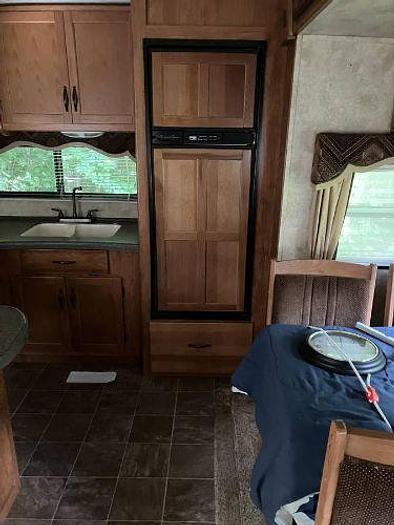 Used 2011 Keystone Montana Mountaineer 295RKD