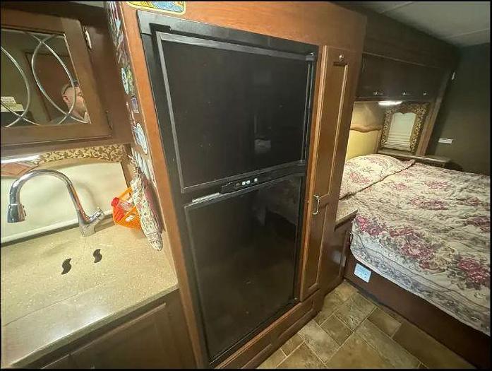 Used 2015 Thor Motor Coach Hurricane 27K