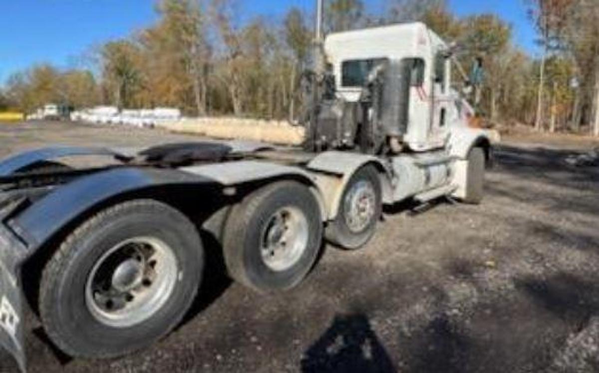 Used 2014 Kenworth T800 Day Cab