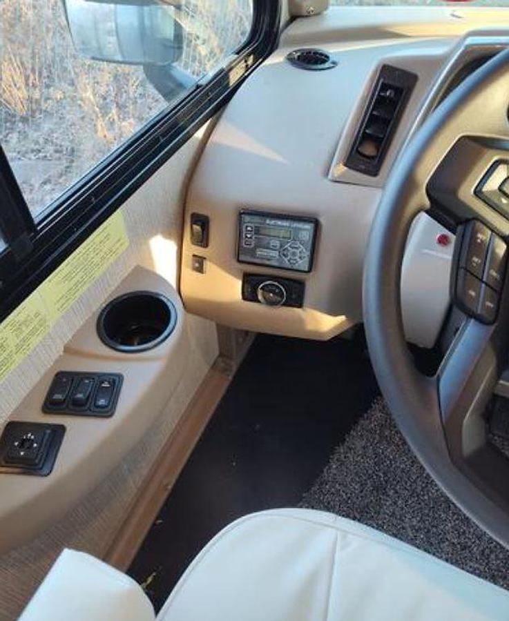 Used 2022 Winnebago Adventurer 29B Class A Motorhome