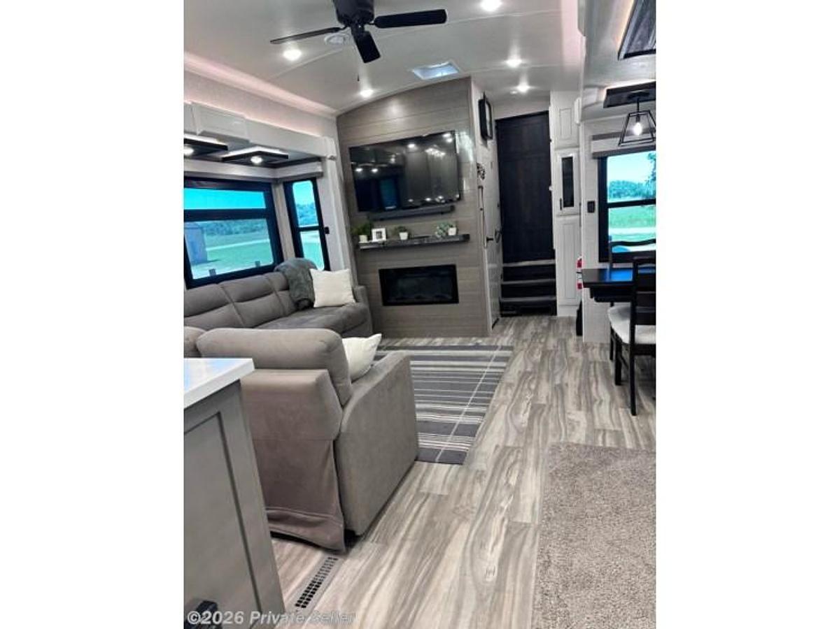 Used 2024 Jayco Pinnacle 38fbrk