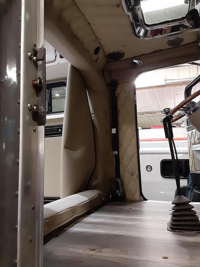 Used 2000 Kenworth W900 Conventional Sleeper Semi