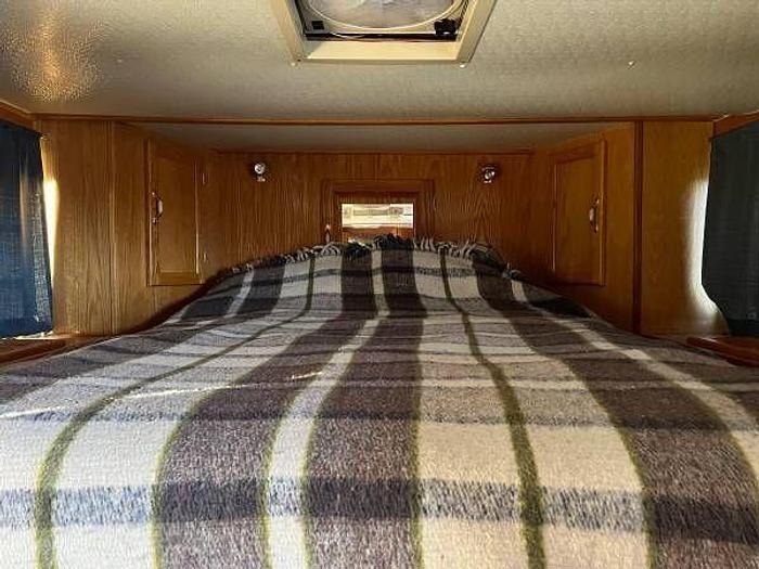 Used 2000 Sundowner Sunlite with Hitch