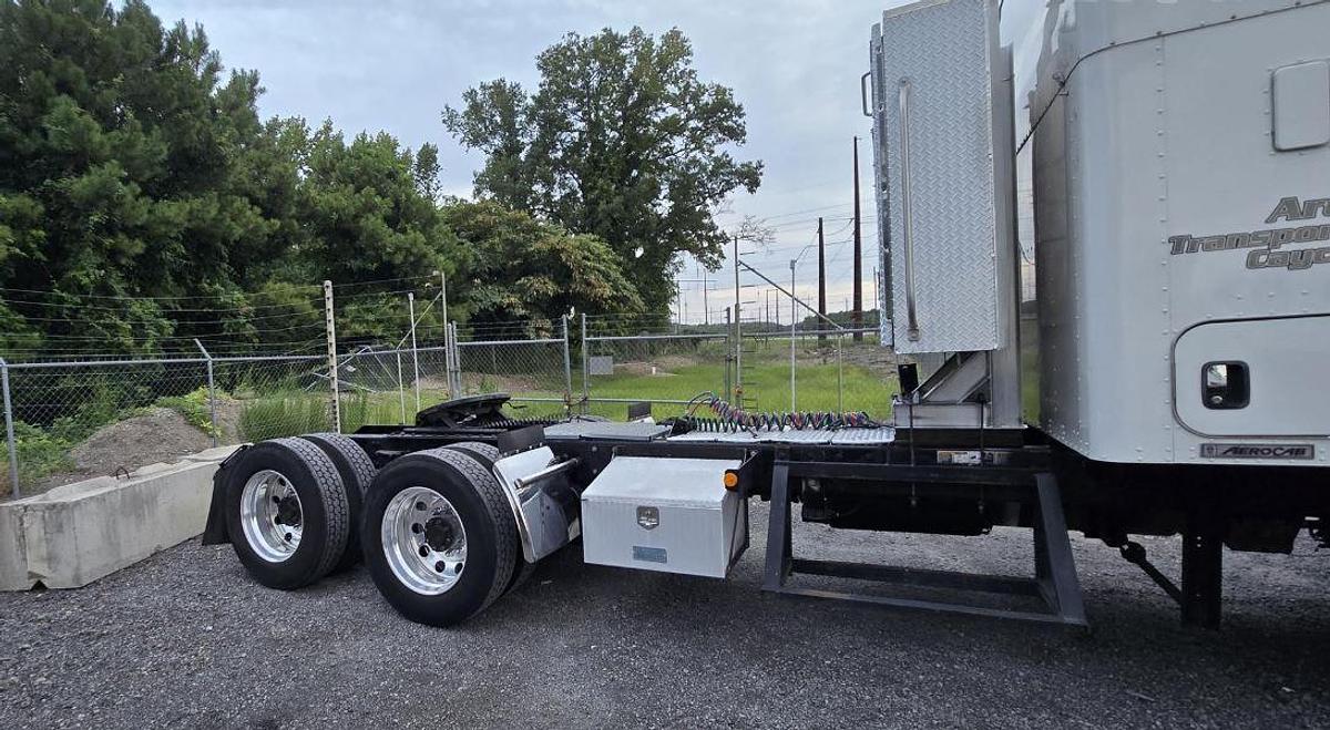 Used 2015 Kenworth T800 Semi Truck