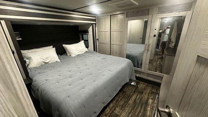 Used 2023 Keystone Fuzion 427