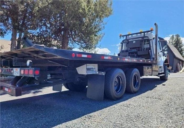 Used 2008 Freightliner Business Class M2 106