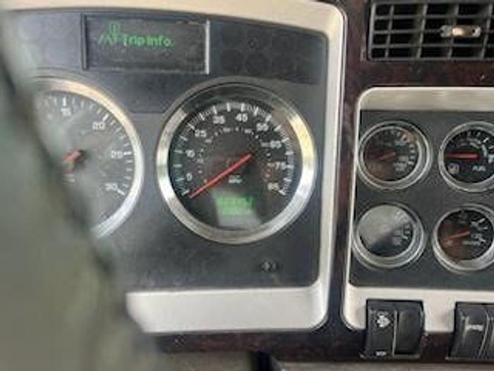 Used 2013 KENWORTH T660