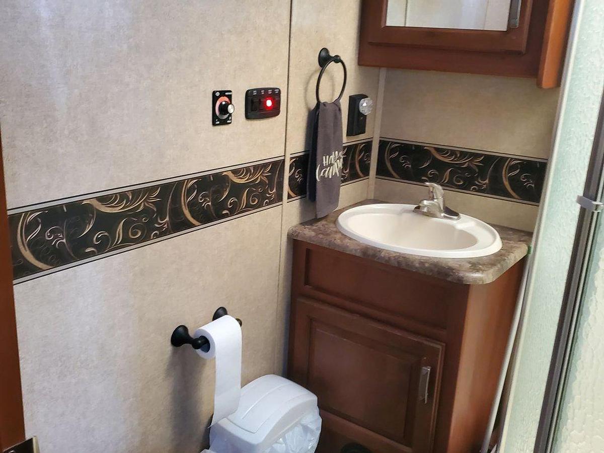 Used 2014 Jayco Seneca 36FK