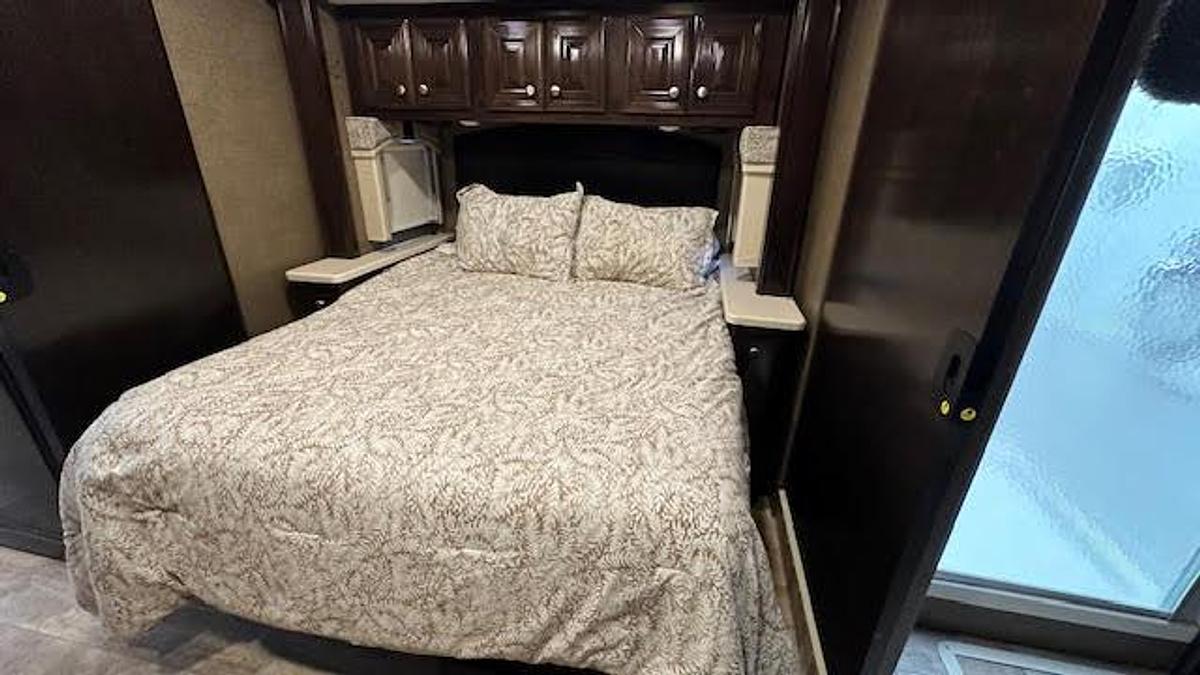 Used 2017 Thor Motor Coach Palazzo 36.1 Class A Motorhome