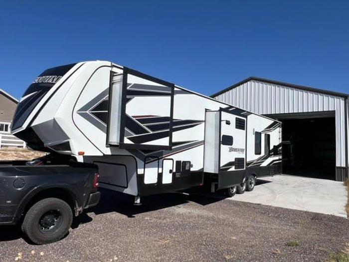 Used 2021 Grand Design Momentum M-Class 381M