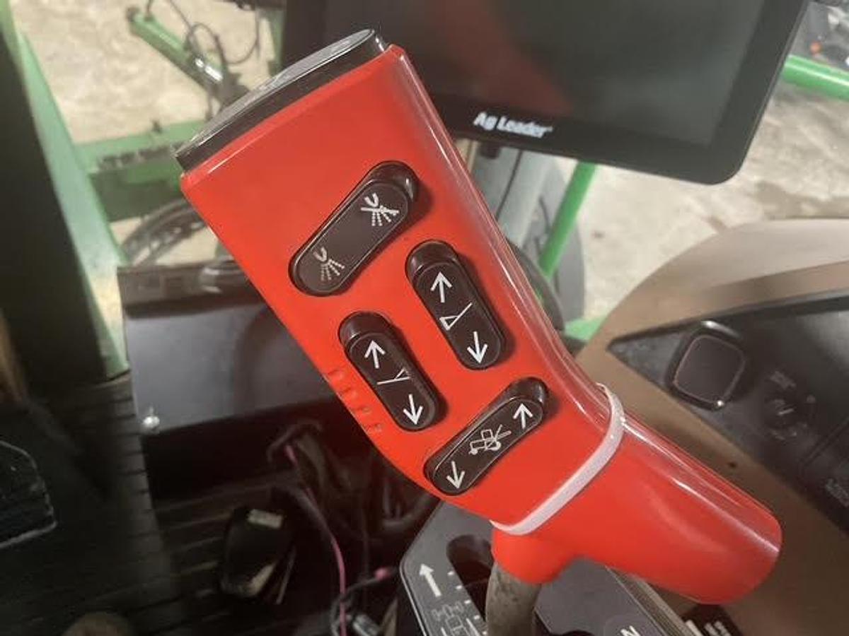 Used 2001 John Deere 4710 Self Propelled Sprayer