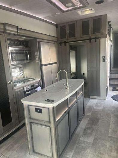 Used 2020 Keystone Montana 3854BR