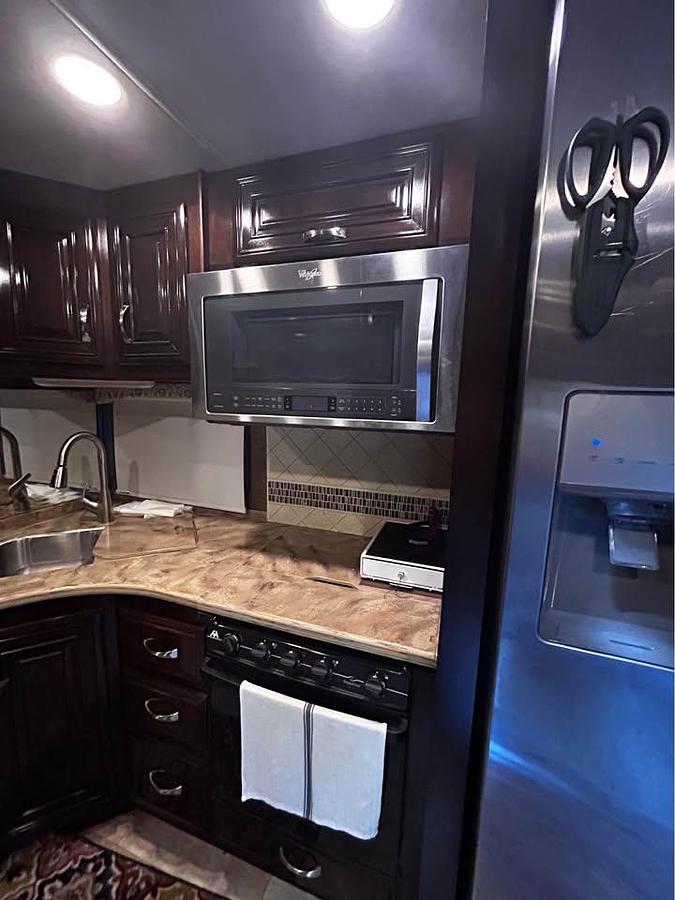 Used 2016 Thor Motor Coach 37KT