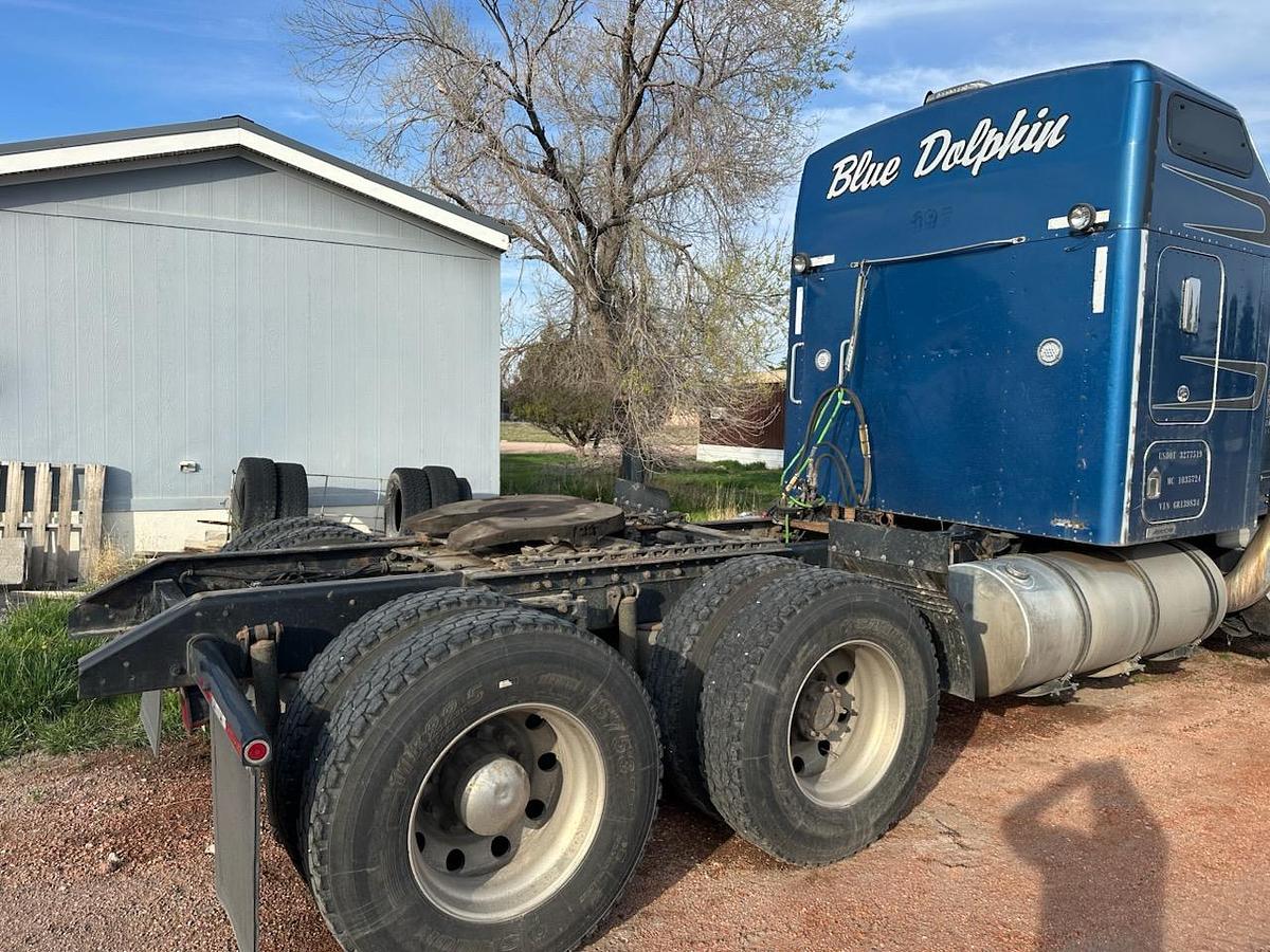Used 2006 Kenworth W900 Conventional Sleeper Semi