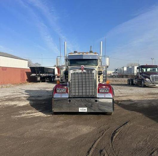 Used 2021 KENWORTH W900