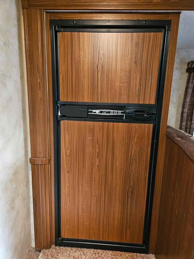 Used 2012 Arctic Fox 990 Camper