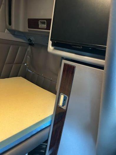 Used 2022 Peterbilt 389