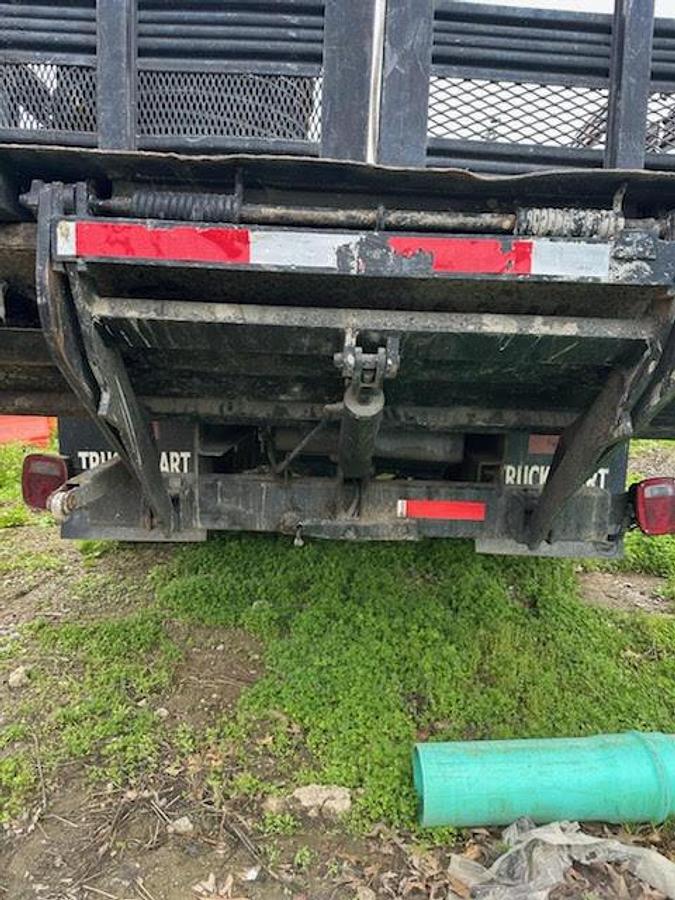 Used 2005 Chevrolet C6500 Stake Truck