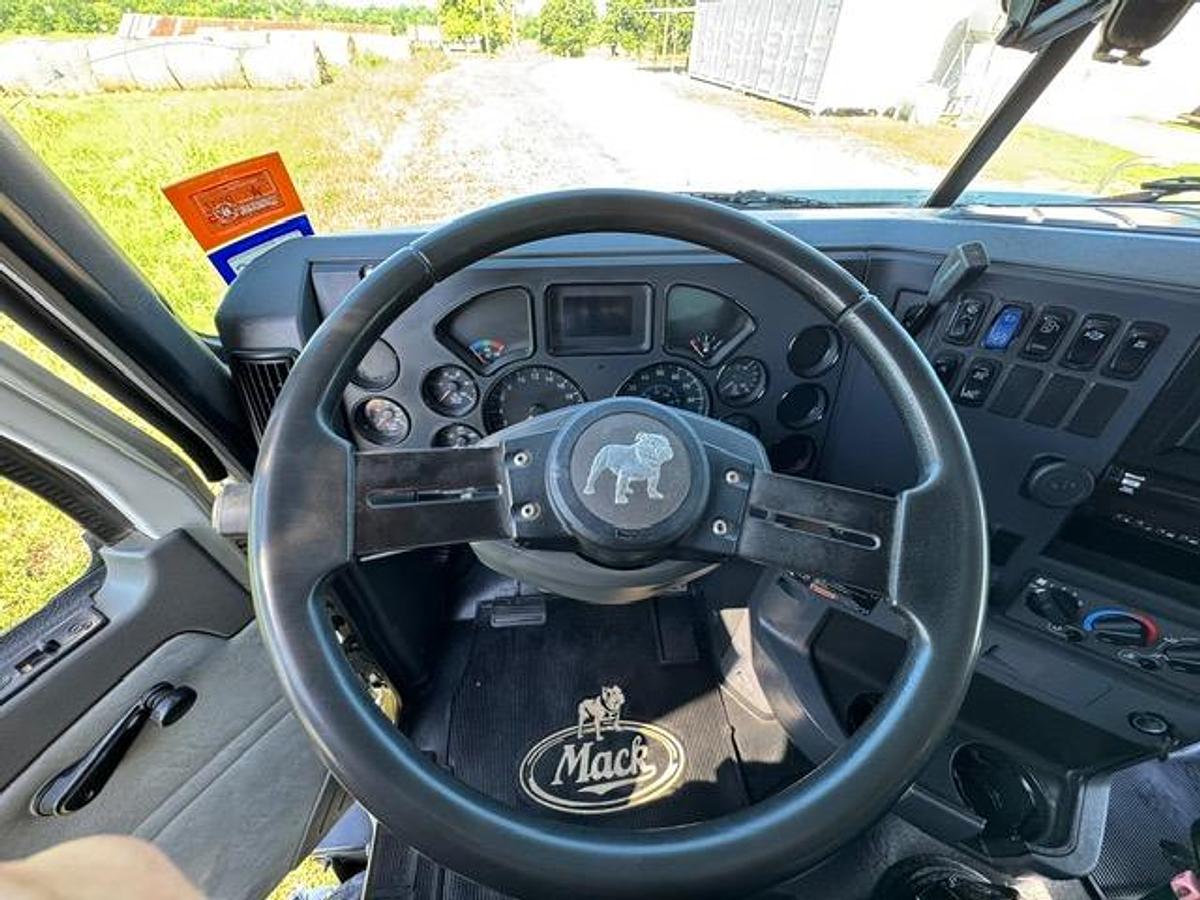 Used 2009 Mack