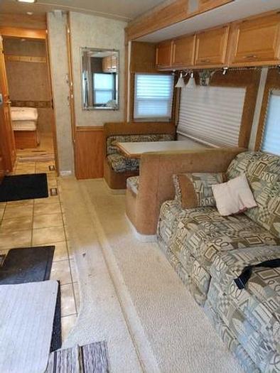 Used 2006 Winnebago Adventurer