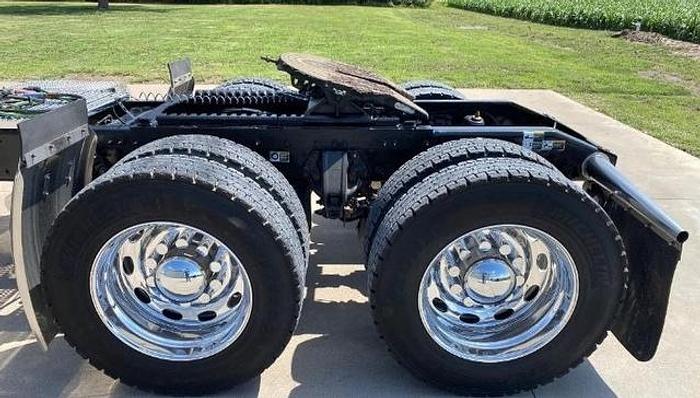 Used 2015 Peterbilt 389 Pride and Class