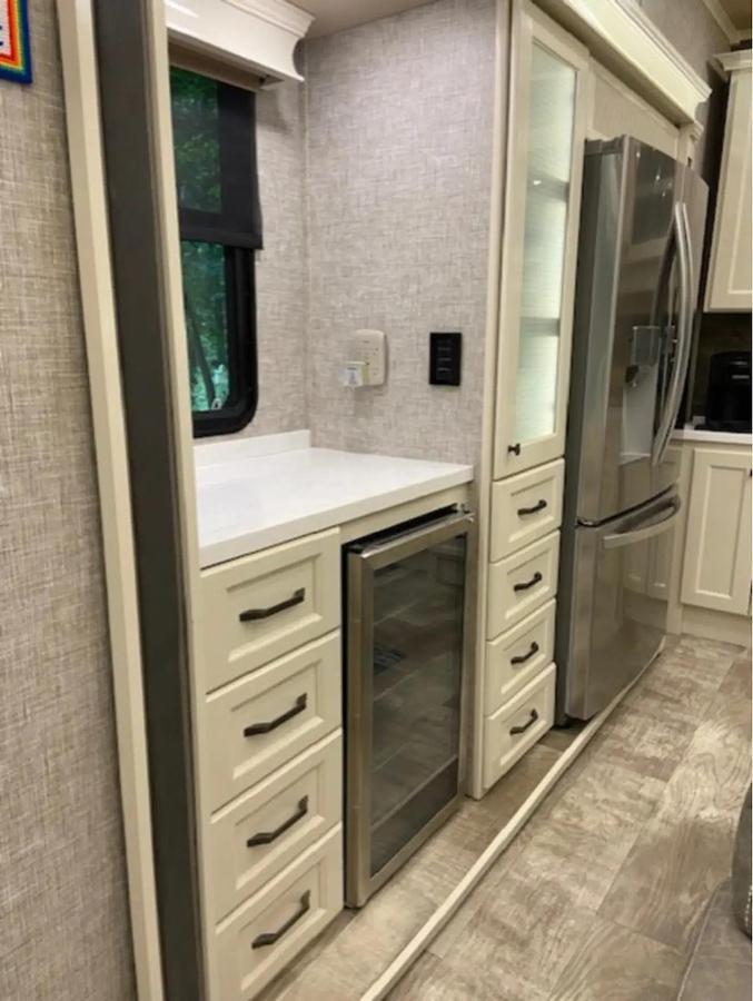 Used 2023 VanLeigh Beacon 41LKD Fifth Wheel