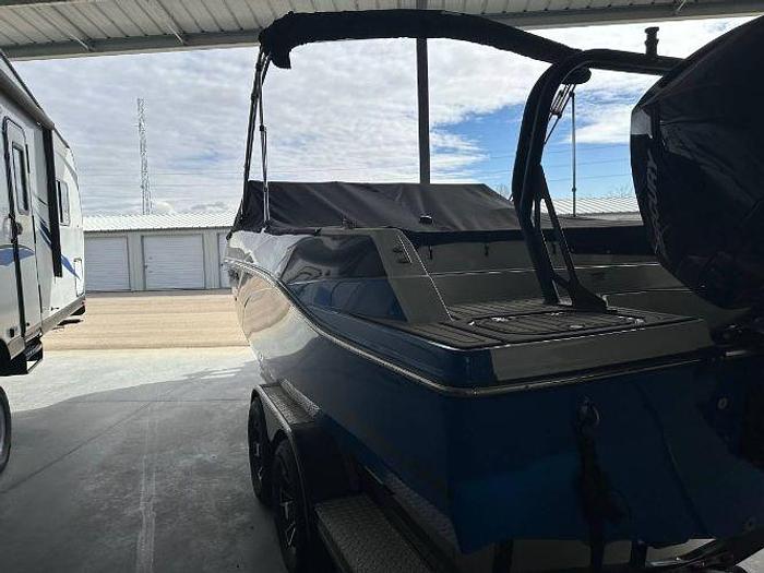 Used 2022 StarCraft SVX210 Deck Boat