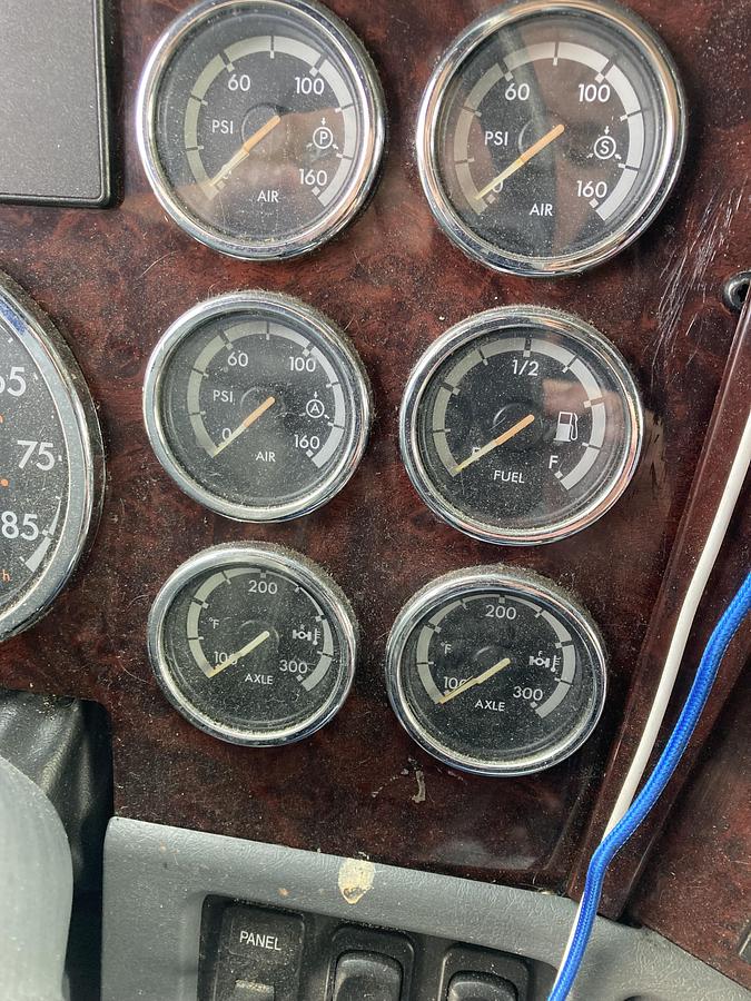 Used 2014 Freightliner Coronado Sleeper Semi Truck