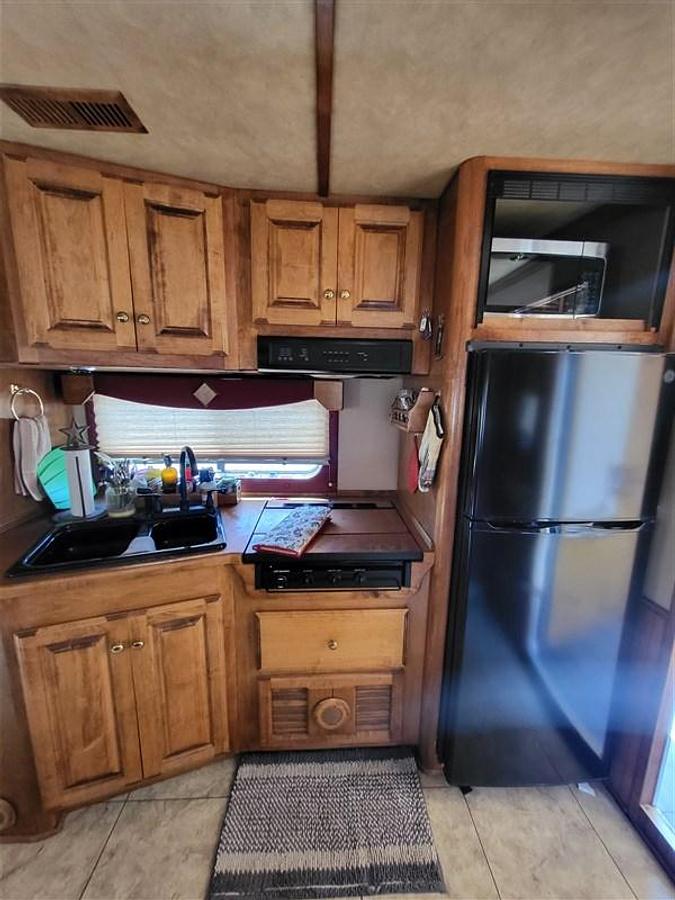 Used 2004 Sooner Horse Trailer