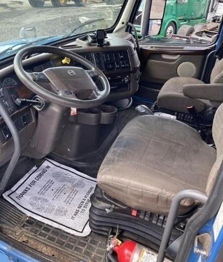 Used 2016 Volvo VNL64T670